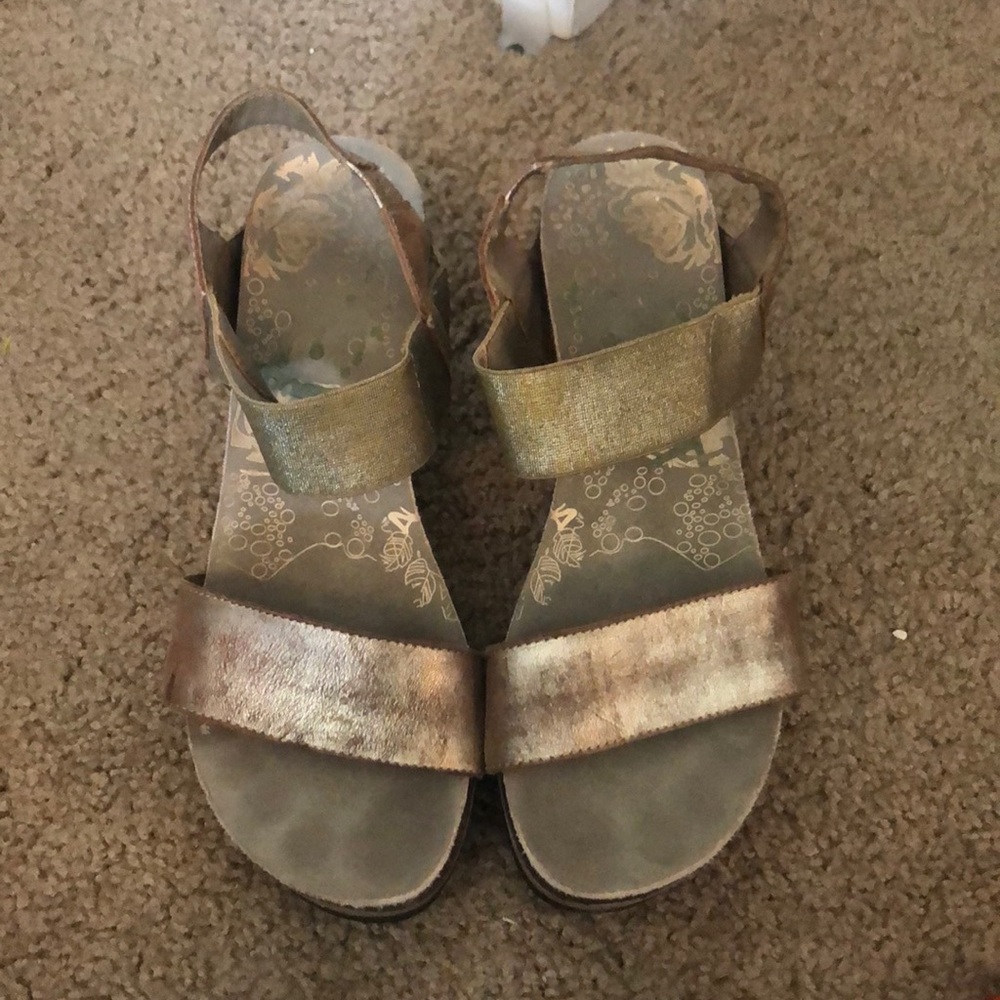 OTBT gold wedges